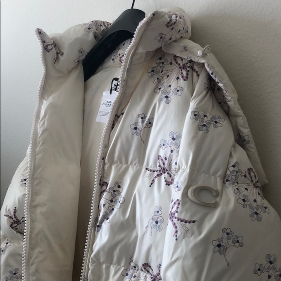 Coach jacket short puffer size M Hooded water resistant. - Picture 8 of 15